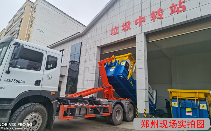 省会郑州安装两套移动式垃圾压缩机