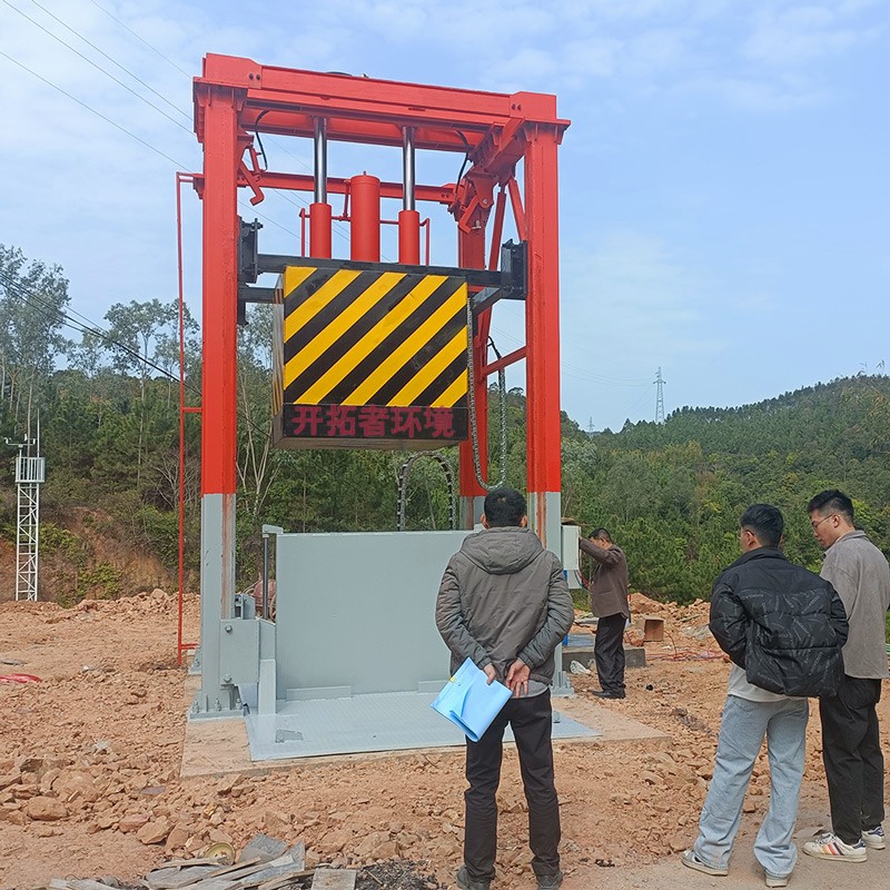 垂直式垃圾压缩机 垂直式垃圾压缩机