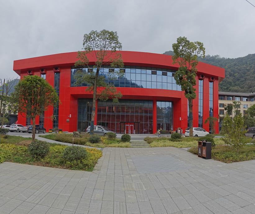 ͩ���ഺ����չ��