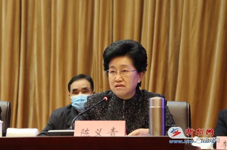 陈义青宣读市委,市政府致广大市民的感谢信