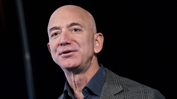 Bezos sells 2.5 billion U.S. dollars of Amazon stock, first large-scale cash out this year