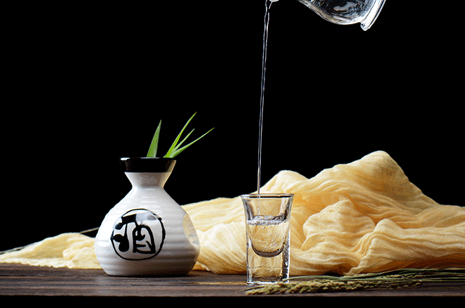 1717666103441848.jpg 白酒.jpg