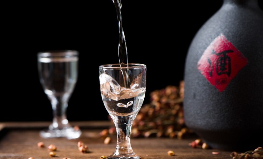 1749257816420392.jpg 白酒.jpg