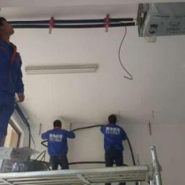 中央空調(diào)施工現(xiàn)場(chǎng)