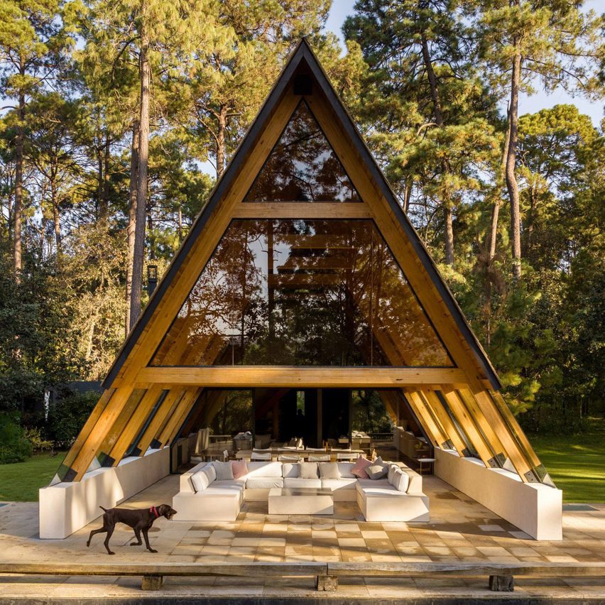 a-frame-houses-cabins-roundup_dezeen_2364_col_4-852x852.jpg