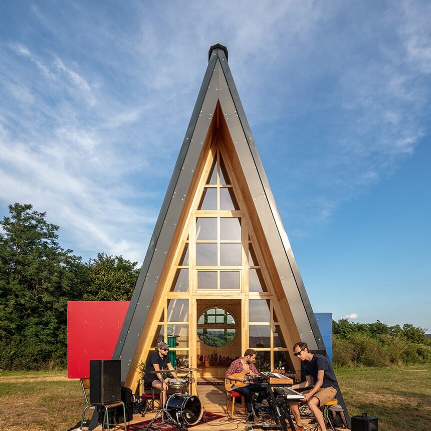 001-hello-wood-cabin-fever-international-architects-built-seven-cabin-prototypes-960x960.jpg