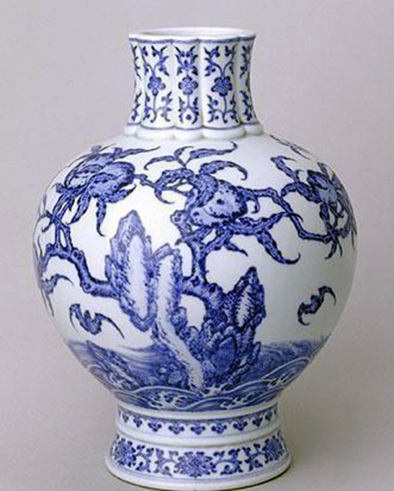  ͼ3  �����໨���ϵ���ʯ