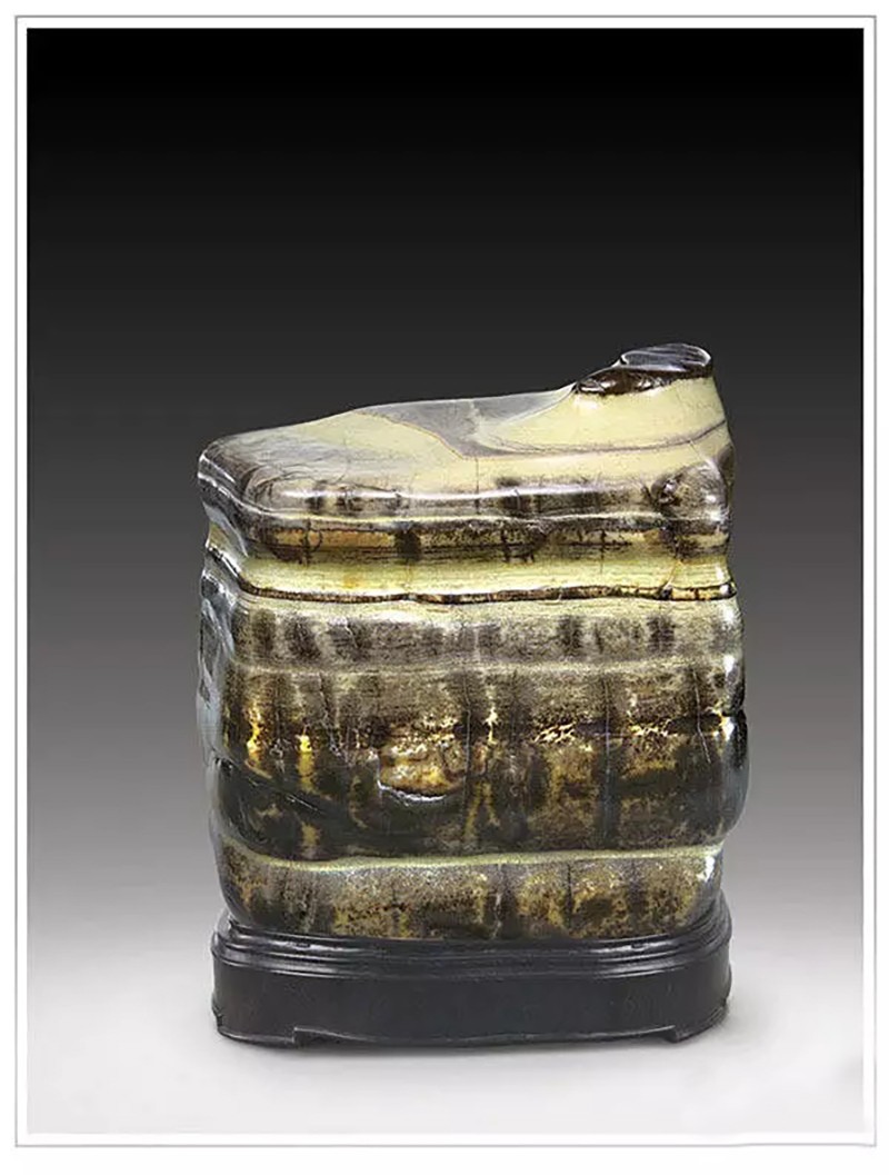 ������ʯ�Ļ�����ʯ���ʵأ�ɫ��������