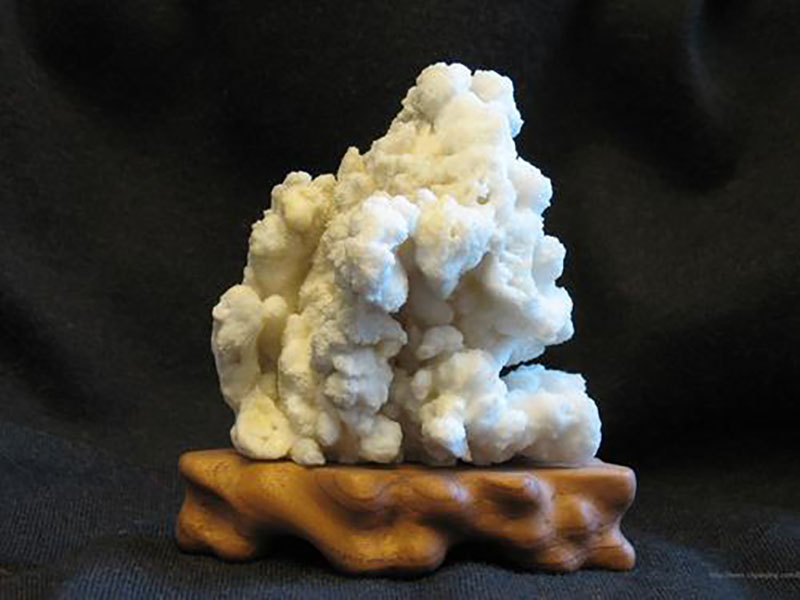 四大名石的赏石文化—英石的鉴赏特点 四大名石的赏石文化—英石的鉴赏特点