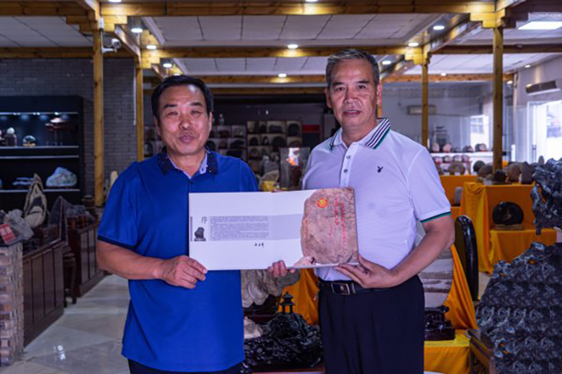 洛阳市研学专家梁艺峰一行走访考察洛阳奇石城 洛阳市研学专家梁艺峰一行走访考察洛阳奇石城