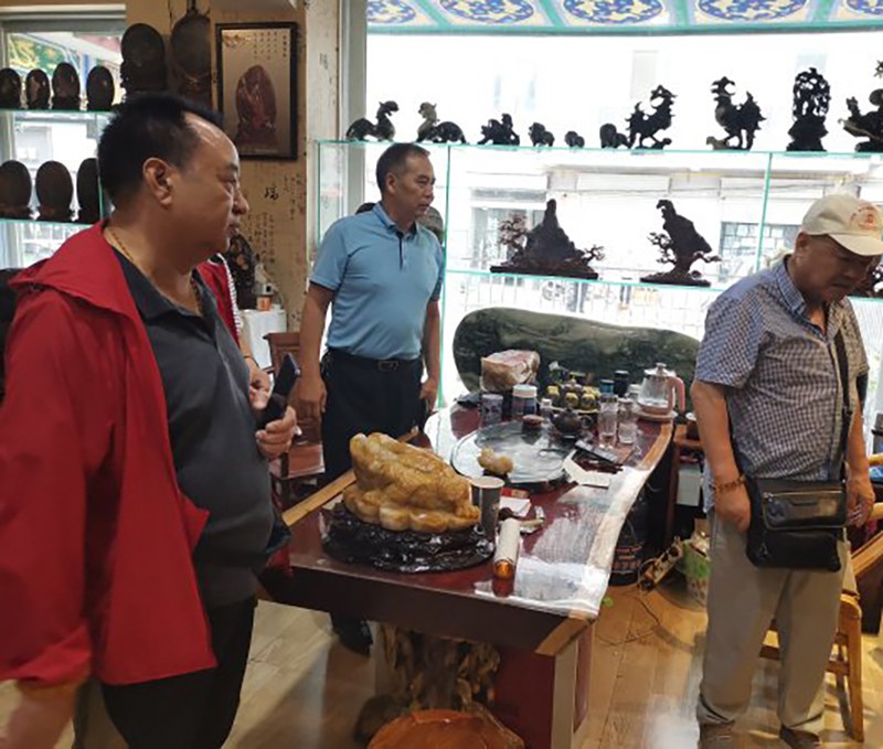 �ﴨ��ʯ�ǵġ�����һʯ�� פ����ʯ�˵ĽŲ�