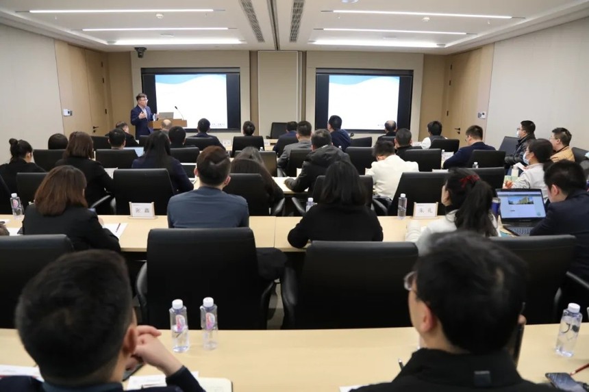 1644293397355898.jpg 640.webp (8).jpg