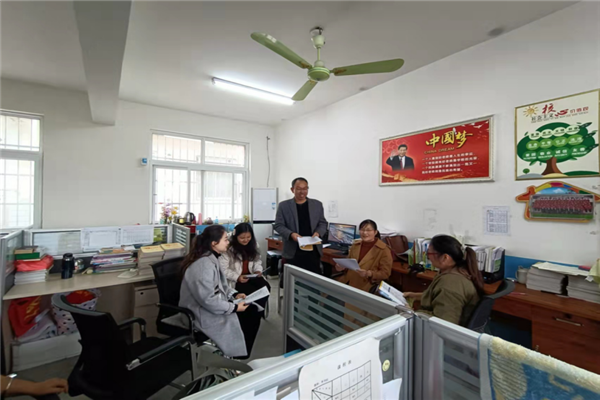 ������ ���������С����ɳ����������е�37Сѧ��ѧ������л��ʵ352.png