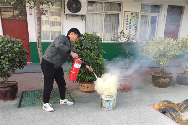 �߰� ��ʵ�������Σ�������ȫ���ա��������е���ʮ��Сѧ��չ����������ɢ����������(1)301.png