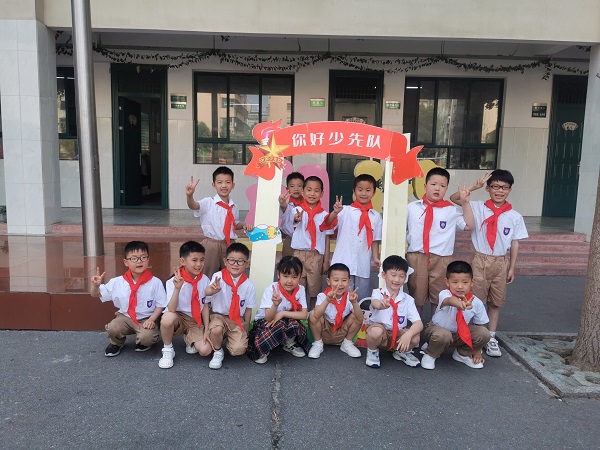 1685621115769828.jpg 合影2_proc.jpg