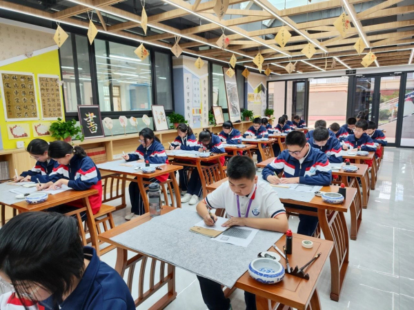 1696833919426908.jpg 1696833919426908.jpg