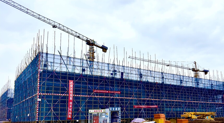 ͼ��Ϊ����·�ż��ű����ڽ���˾��ƽ���ɵ�·����԰��Ŀʩ���ֳ� (������ ��).jpg