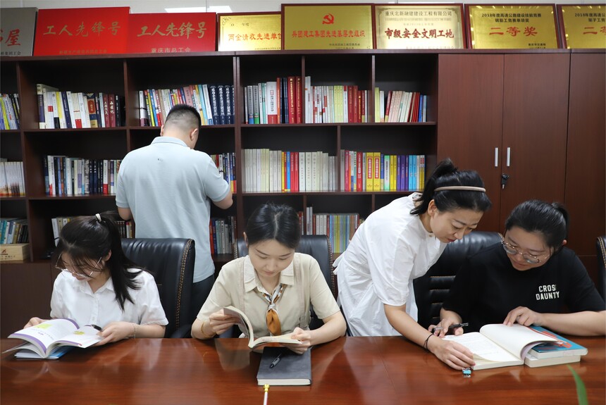 ͼ��Ϊ������·�ż��ű����ڽ���˾����ְ������ְ��������ѧϰ������ �㣩.JPG