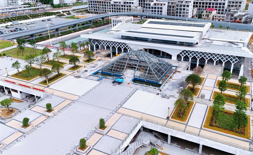 ͼΪ�������ڽ���˾��ɽ�ظ���վվǰ�㳡��������ʩ��Ŀ��ɢ����ǰ���̻����޽��� �㣩.jpg