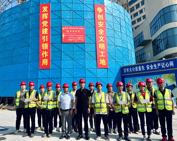 ͼΪ����ɽ������ҽԺ������Ժ���ڽ�����Ŀ��չ����Ա��ȫʾ���ڡ�������ʽ��Ӱ������ �㣩(1).jpg