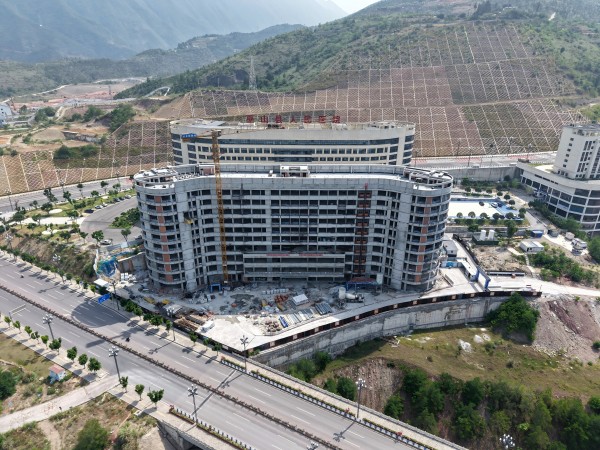 ͼΪ�������ڽ���˾��ɽ������ҽԺ������Ժ���ڽ�����Ŀ���溽��ͼ������ �㣩(1).jpg