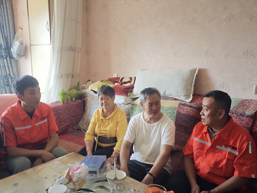 ͼΪ������·�ż��ű����ڽ���˾��ƽ�ذ�����Ŀ֧����ԱΪ�ϵ�Ա�����������Ʒ��֣���� �㣩.jpg