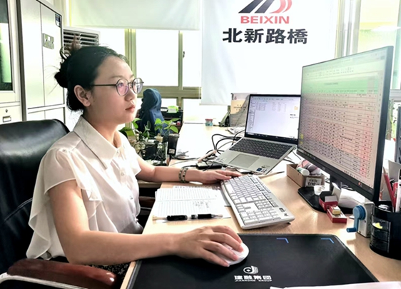 ͼ��Ϊ��ƽ����������Ŀ��ְԱ ����_����.jpg