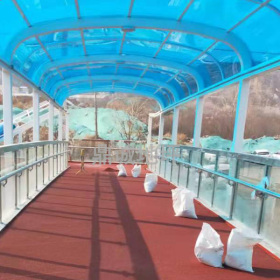 建大花園人行天橋