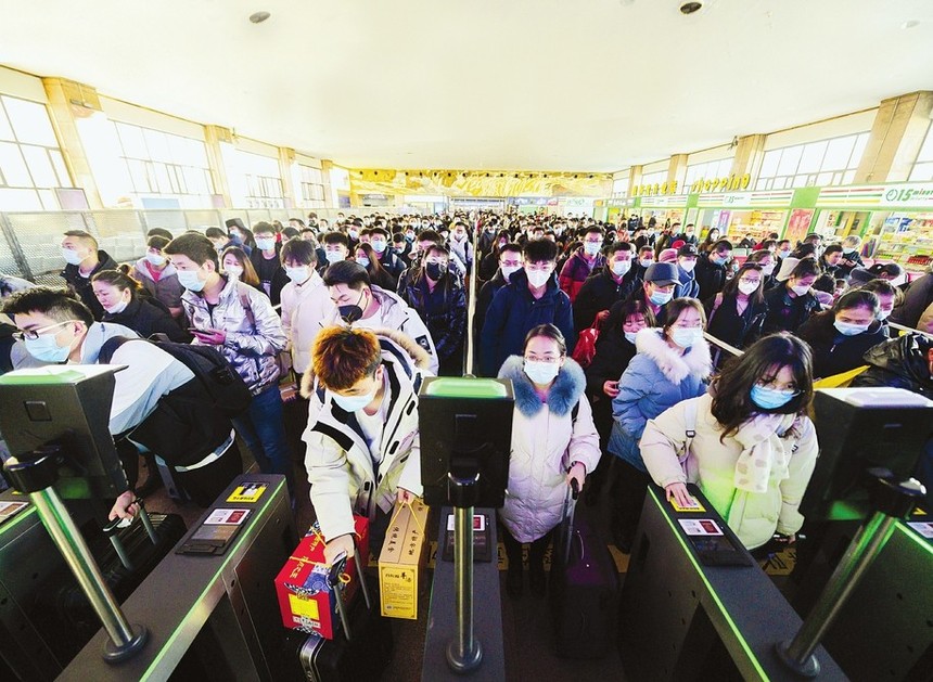 记者探访春运首日(图1)