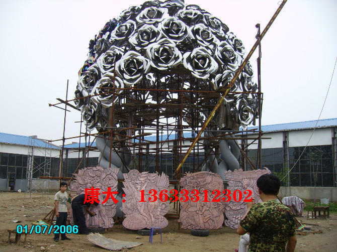 厂家定制不锈钢金属摆件镂空球雕塑
