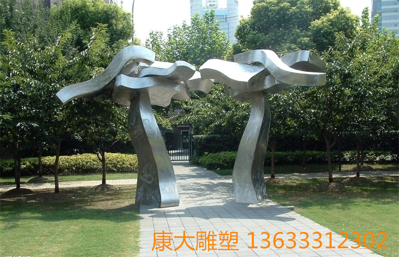 5585764_225122459131_2_D.jpg