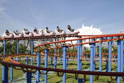 太空飞车-中山市游乐设备工程有限公司