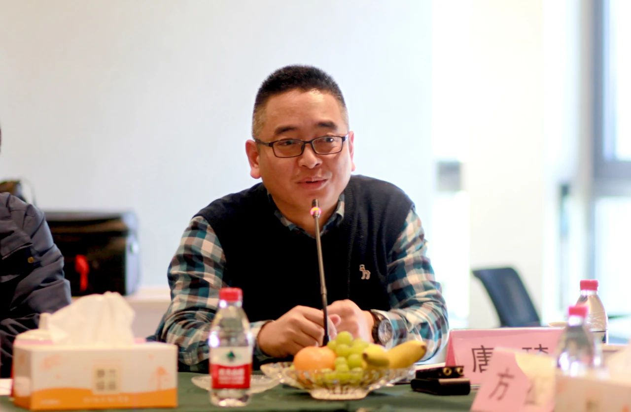 大楼十层会议室举行,本次大赛评委组的8位评审专家刘忠伟,魏华,方征