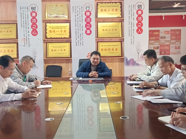 1765446441225832.jpg 陆思聪书记宣贯二十大精神.jpg