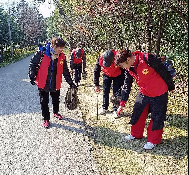 弘扬志愿服务精神凝聚文明向善力量池州老年大学开展国际志愿者日志愿