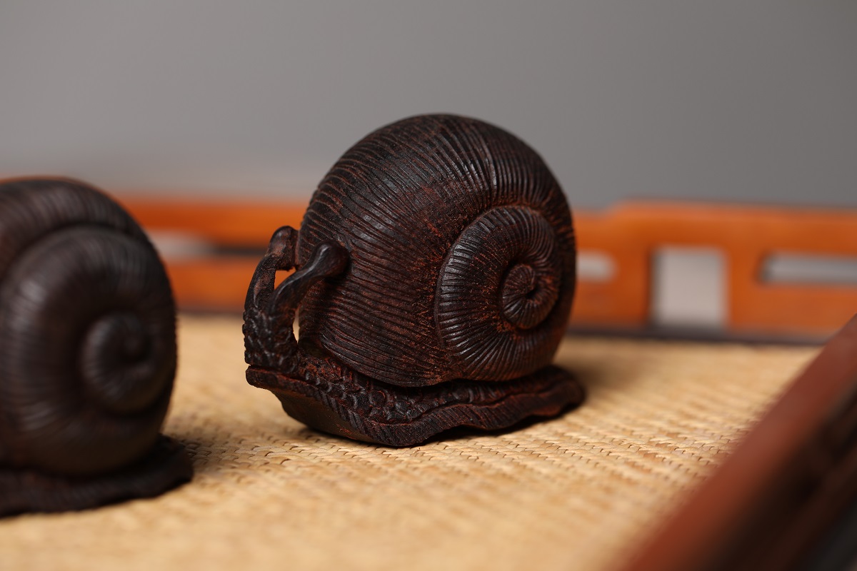 小叶紫檀蜗牛精工雕刻小物件