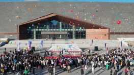 “歌游內(nèi)蒙古·歡樂(lè)冰雪季”呼倫貝爾冰雪旅游季中俄青少年國(guó)際研學(xué)邀請(qǐng)賽盛大啟動(dòng)