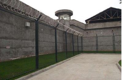 武警监狱探照灯应用