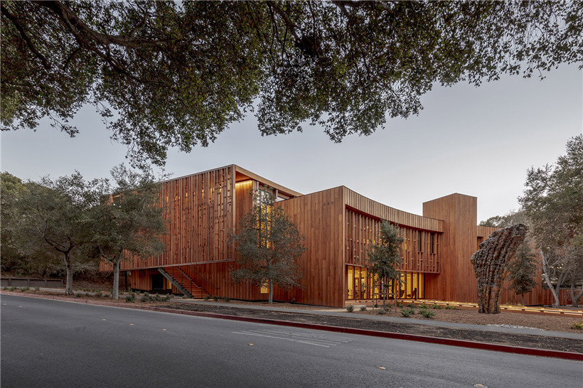 1588839071389152.jpg 006-stanford-university-denning-house-by-ennead.jpg