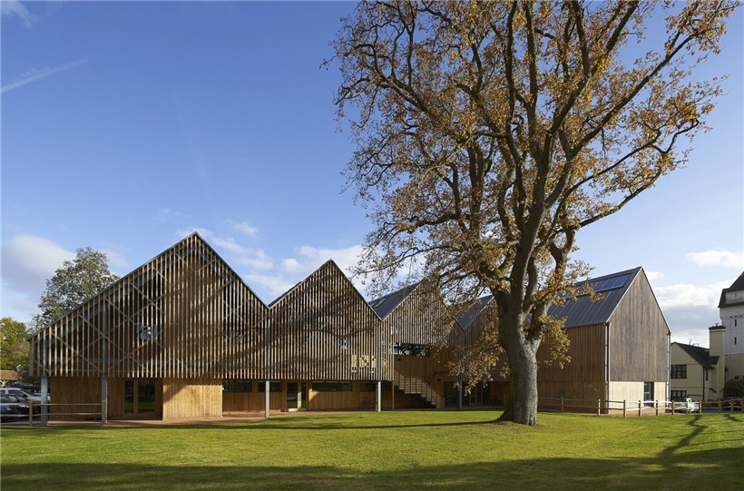 Bedales_School_of_Art_and_Design_Building_-_Copyright_Hufton___Crow__(9).jpg