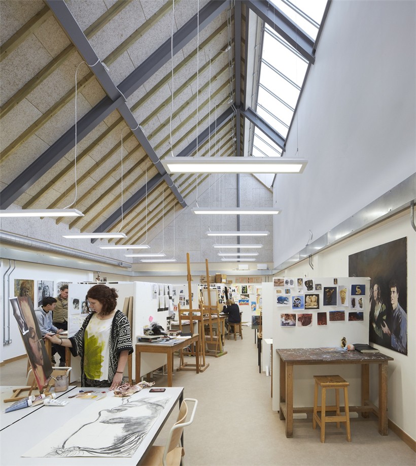 Bedales_School_of_Art_and_Design_Building_-_Copyright_Hufton___Crow__(19).jpg
