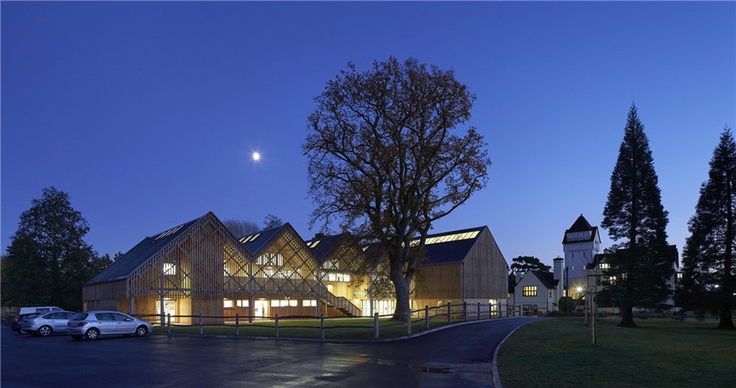 Bedales_School_of_Art_and_Design_Building_-_Copyright_Hufton___Crow__(22).jpg
