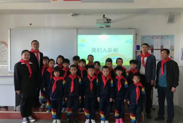 1591347640431401.jpeg 山西省天镇县安家皂学校开展爱国主义教育活动3.jpeg