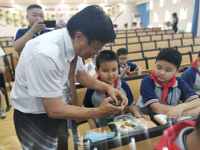 1592901647818314.jpeg 济宁高新区柳行街道举办“我们的节日端午节”爱国主义教育进校园2.jpeg