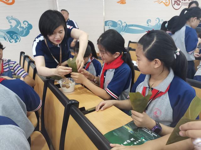 1592901664266632.jpeg 济宁高新区柳行街道举办“我们的节日端午节”爱国主义教育进校园1.jpeg
