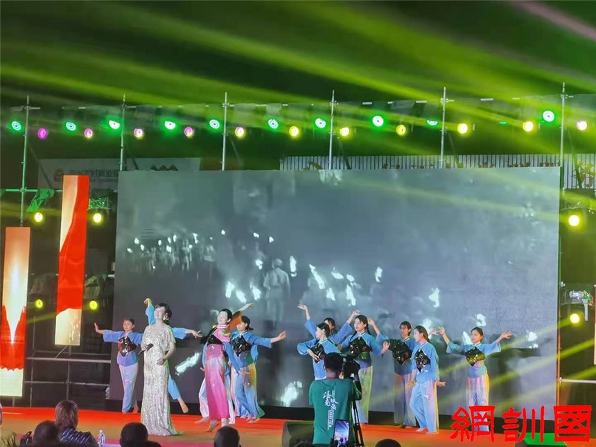 山东青州举办庆祝中国共产党成立100周年史诗晚会4.jpg