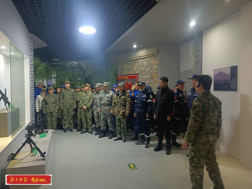 1765632854726168.jpg 山东梁山举行2025南京大屠杀死难者国家公祭日悼念和重温军人誓词活动3_副本_副本.jpg