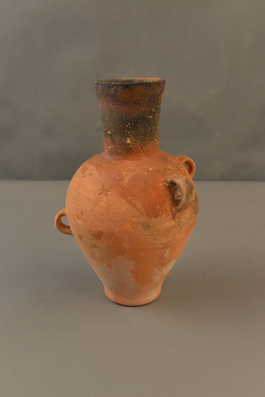 汉代直口球身小底三系陶罐(仿制品)