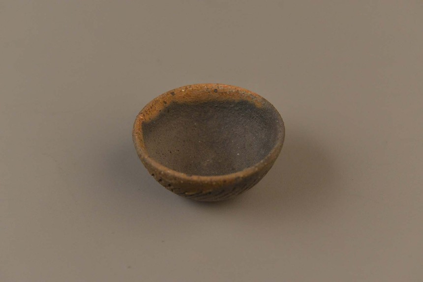 汉代唇口平底斜刻身陶碗仿制品