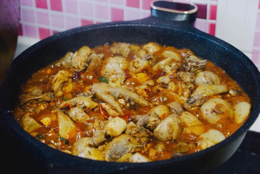 四川芋儿烧鸡的家常做法，芋儿烧鸡怎么烧好吃又简单